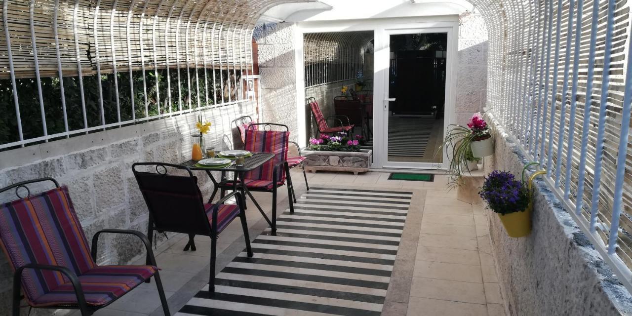 Ibis Your Cosy Oasis With Private Parking And Patio 스플리트 외부 사진